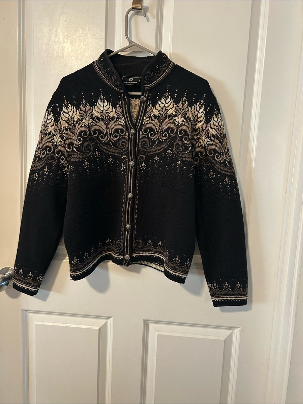 Dale of Norway women’s Norwegian quality size Large sweater